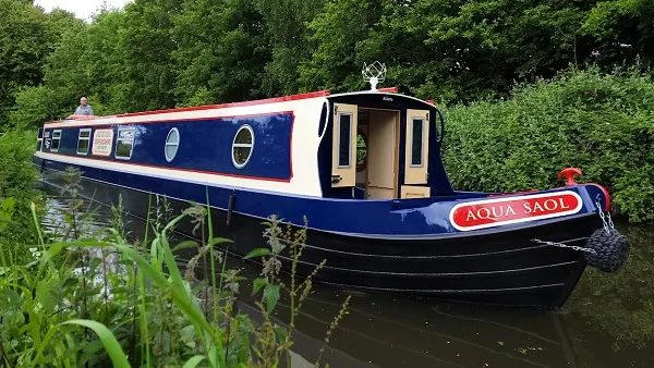 Narrowboat Aqua Saol interior